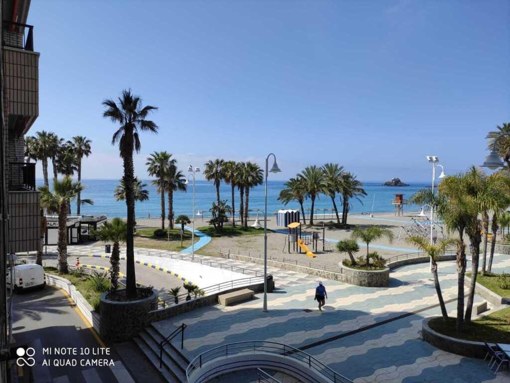 Centro-Primera Linea De Playa Almuñécar Extérieur photo