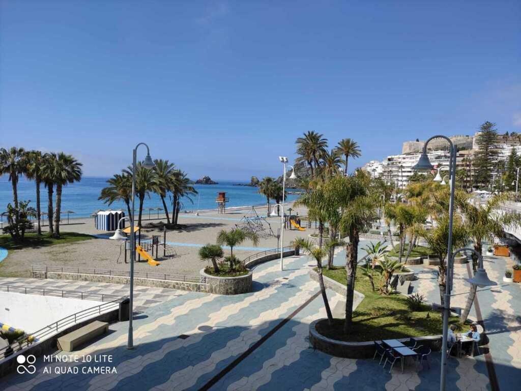 Centro-Primera Linea De Playa Almuñécar Extérieur photo